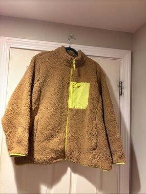 Amazon Essentials Men's Sherpa Performance Jacket in Camel & Lime 2X